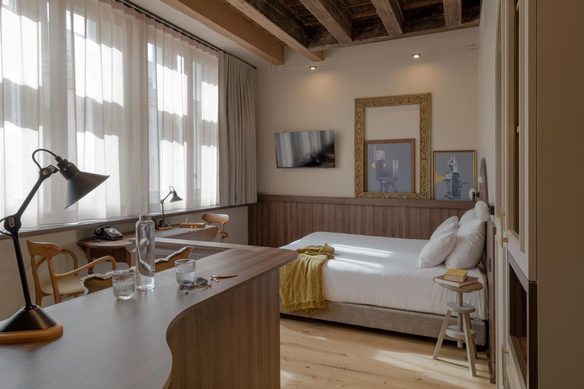 Academie Hotel Lione Esterno foto
