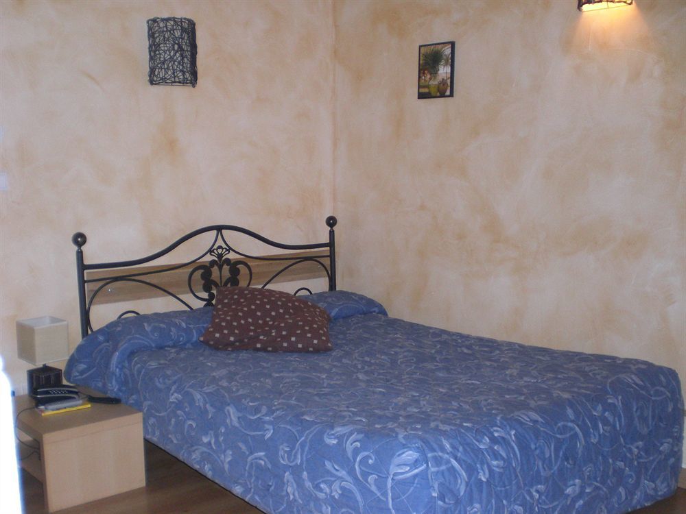 Academie Hotel Lione Esterno foto